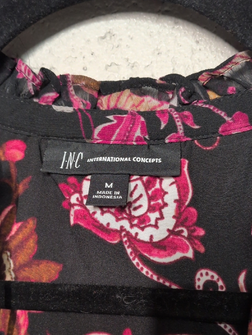Women's INC Sheer Floral Cold-Shoulder Bubble Hem Blouse Size M - Picture 3 of 10